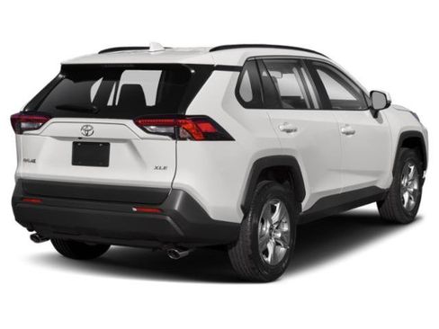 Used 2021 Toyota RAV4 XLE Premium image 2