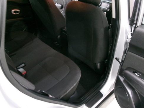 Used 2018 Kia Soul FWD image 26