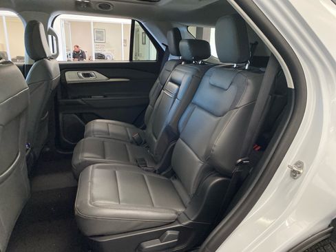 New 2026 Ford Explorer Active w/ Active Comfort Package AWD/4WD image 10