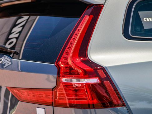 Used 2023 Volvo V60 T8 Polestar image 8