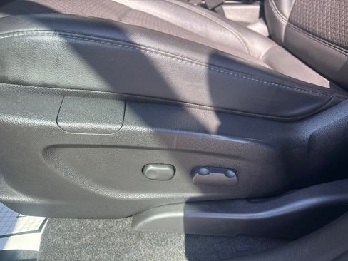 Used 2021 Buick Encore Preferred image 17