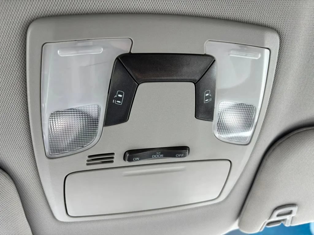 Used 2017 Toyota Sienna LE FWD image 25