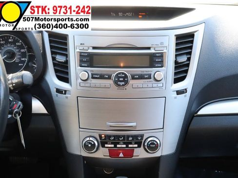 Used 2010 Subaru Outback 2.5i Premium AWD/4WD image 20