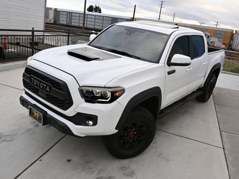 Used 2019 Toyota Tacoma TRD Pro image 11