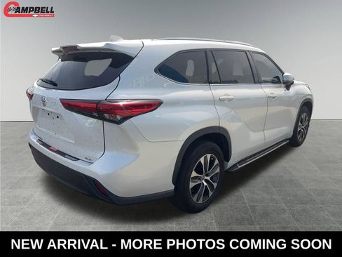 Used 2021 Toyota Highlander XLE image 5