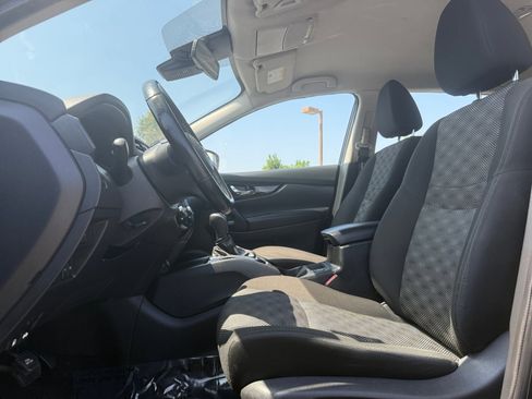 Used 2022 Nissan Rogue Sport SV image 16