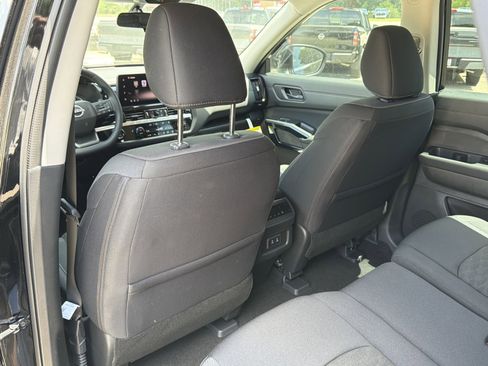 New 2026 Nissan Pathfinder SV w/ SV Premium Package FWD image 23