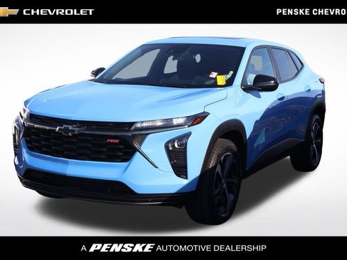 Used 2024 Chevrolet Trax RS w/ Sunroof Package FWD image 1