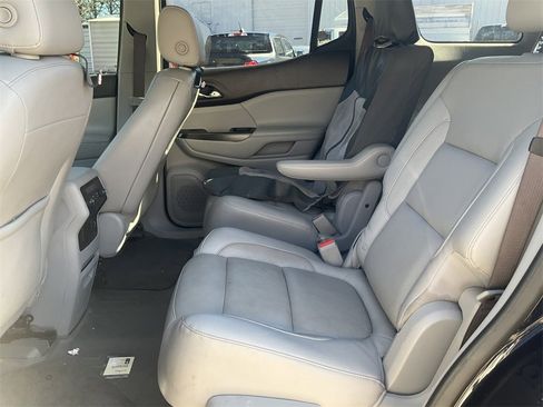 Used 2017 GMC Acadia SLT image 14