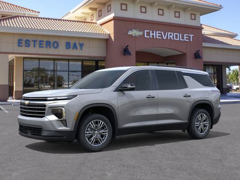 New 2026 Chevrolet Traverse LT w/ LPO, Floor Liner Package FWD image 2