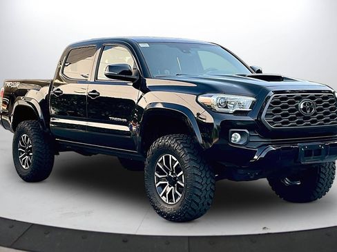 Used 2020 Toyota Tacoma TRD Sport AWD/4WD image 2