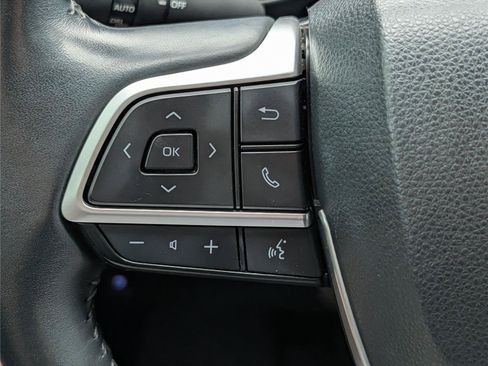 Used 2022 Toyota Highlander XSE AWD/4WD image 23