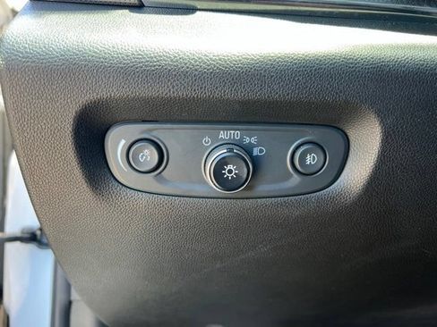 Used 2019 Chevrolet Traverse Premier w/ Driver Confidence II Package FWD image 10