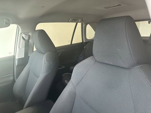 Used 2020 Toyota RAV4 LE image 3