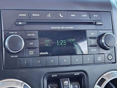 Used 2014 Jeep Wrangler Freedom Edition image 13