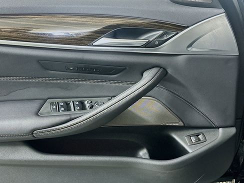 Used 2021 BMW 540i w/ M Sport Package image 15