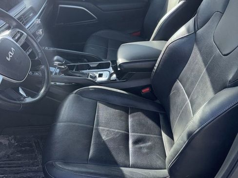 Used 2022 Kia Telluride EX w/ EX Premium Package image 4