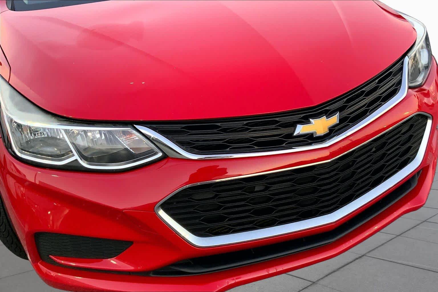 Used 2017 Chevrolet Cruze LS FWD image 26