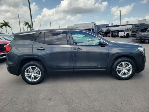 Used 2018 GMC Terrain SLE FWD image 4