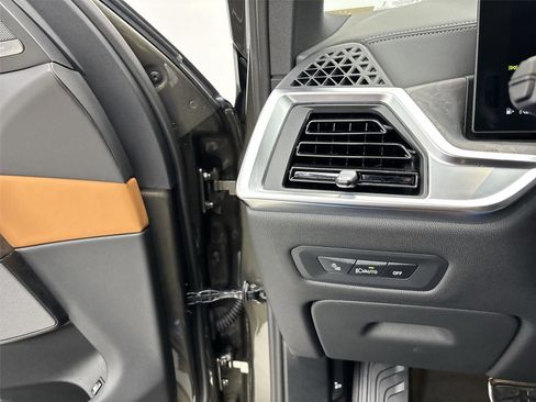 New 2026 BMW X5 xDrive50e image 31