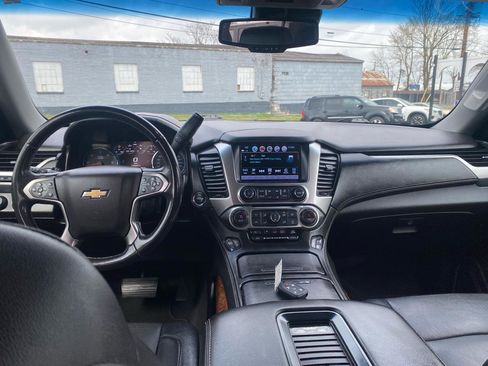Used 2019 Chevrolet Suburban Premier image 13