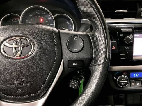 Used 2015 Toyota Corolla LE FWD image 19