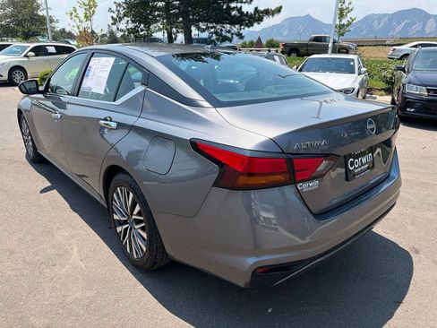 Used 2024 Nissan Altima 2.5 SV FWD image 5