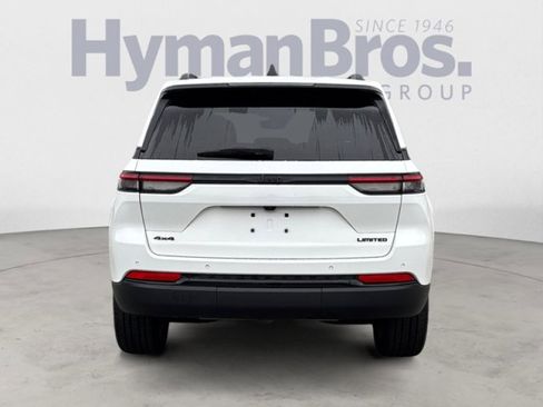 Used 2024 Jeep Grand Cherokee Limited w/ Black Appearance Package image 4