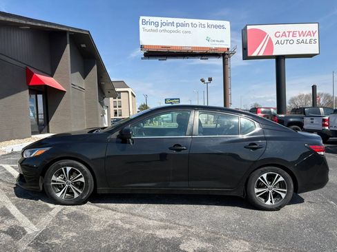 Used 2021 Nissan Sentra SV image 2