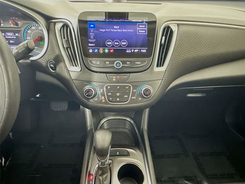 Used 2022 Chevrolet Malibu LT image 8