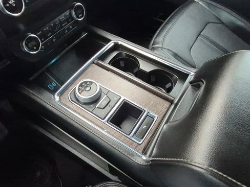 Used 2021 Ford Expedition Max Limited image 16