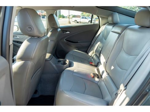 Used 2017 Chevrolet Volt LT w/ Comfort Package FWD image 13