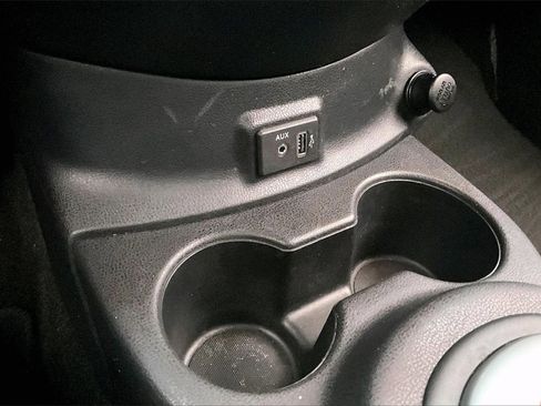 Used 2019 Nissan Versa Note SV image 32