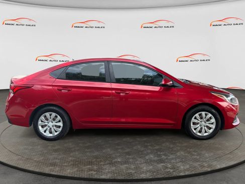 Used 2019 Hyundai Accent SE w/ Cargo Package FWD image 6