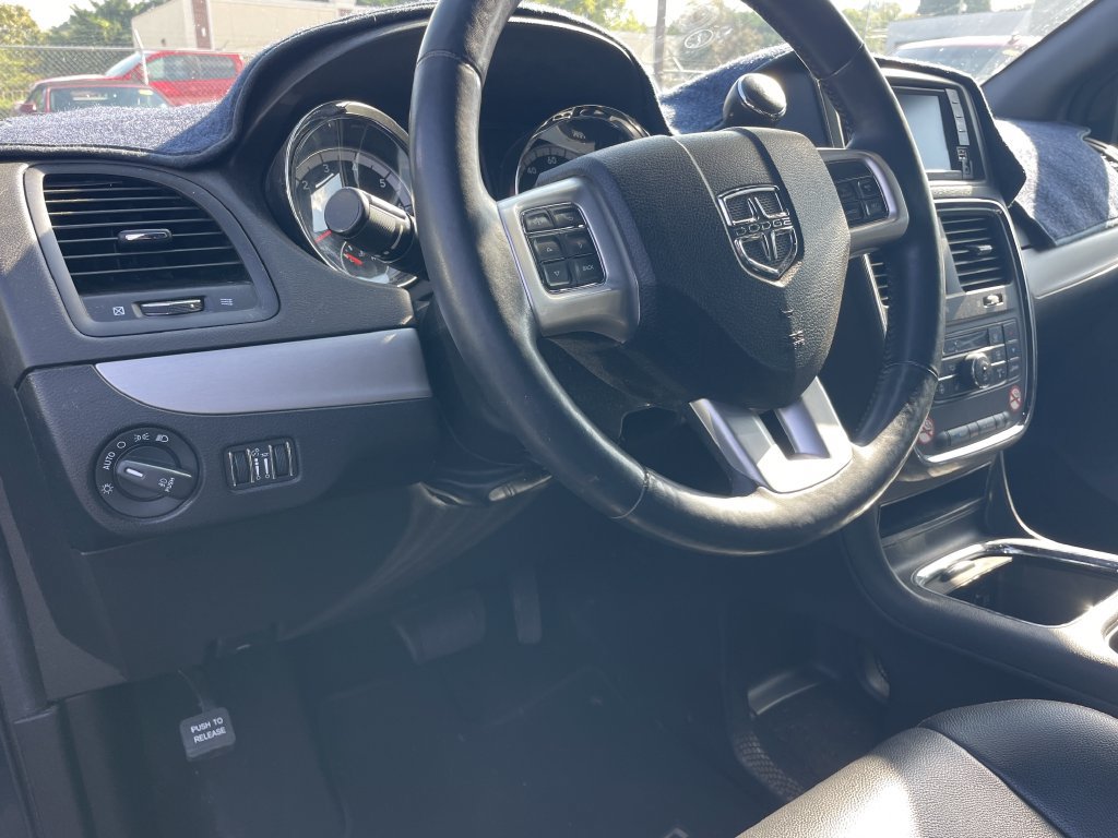 Used 2017 Dodge Grand Caravan GT FWD image 8