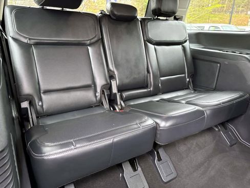 Used 2025 Ford Expedition Platinum AWD/4WD image 15