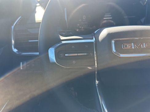 Used 2025 GMC Acadia Elevation image 16