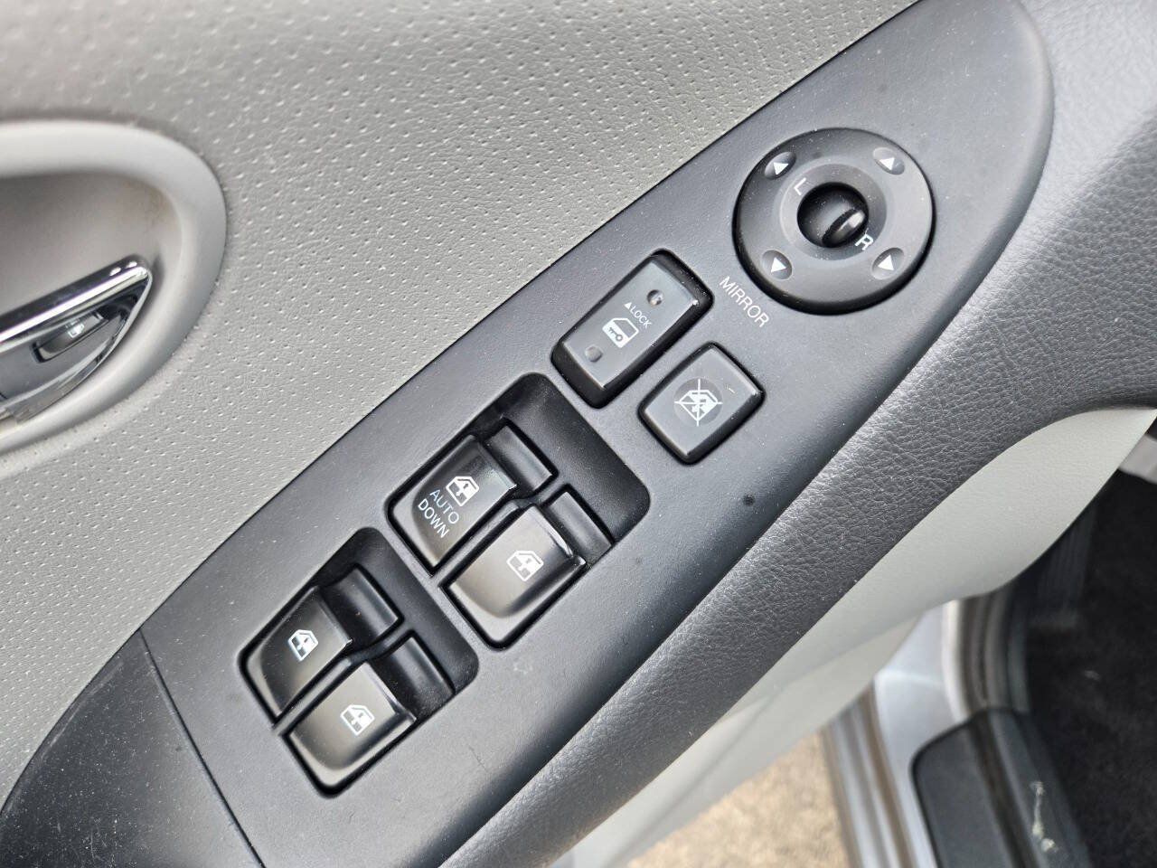Used 2010 Hyundai Elantra GLS FWD image 14