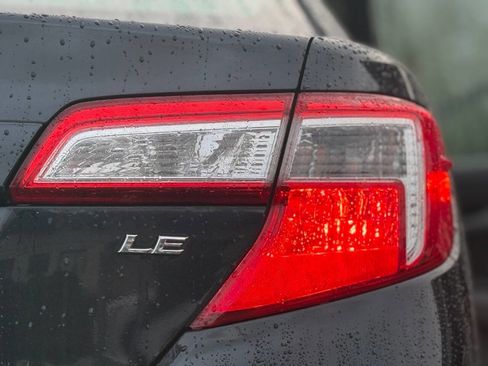 Used 2012 Toyota Camry LE image 12