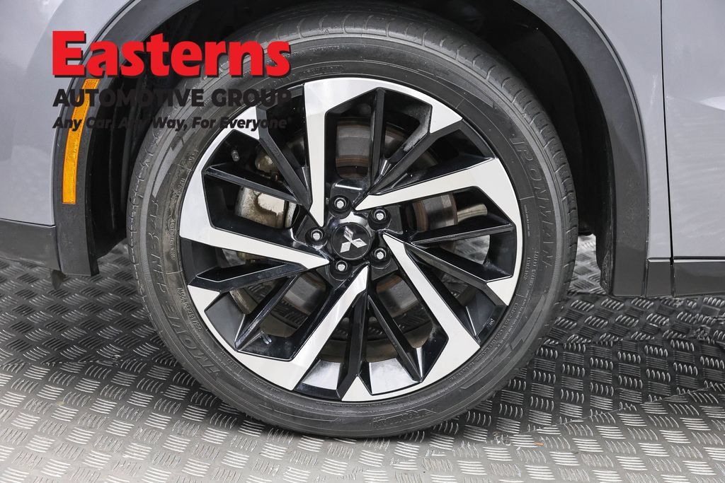 Used 2023 Mitsubishi Outlander SE AWD/4WD image 35