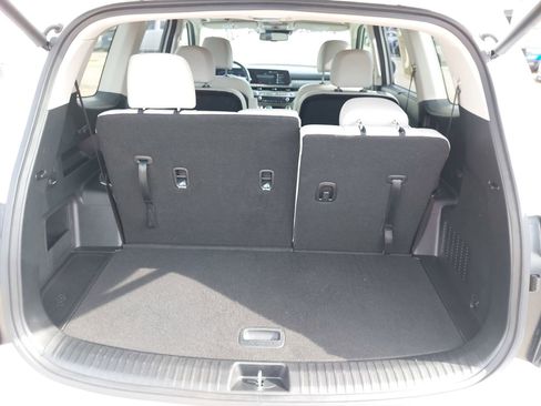 Used 2025 Kia Telluride EX w/ EX Captain's Chair Package image 14