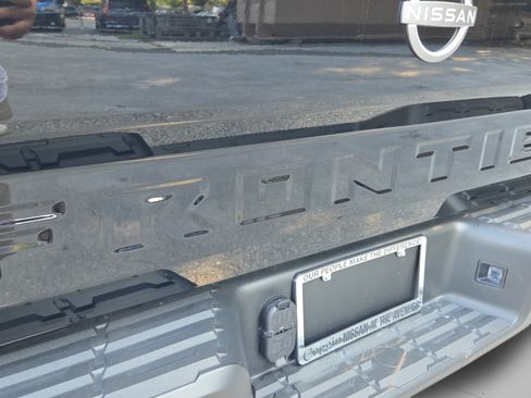 Used 2024 Nissan Frontier SV w/ SV Convenience Package RWD image 30