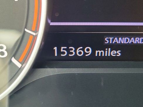 Certified 2025 Nissan Rogue SV FWD image 27