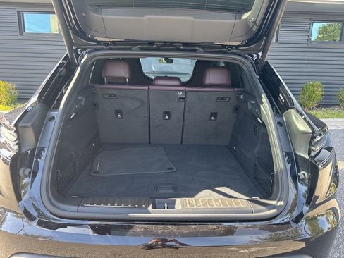 Used 2025 Porsche Macan Electric image 19