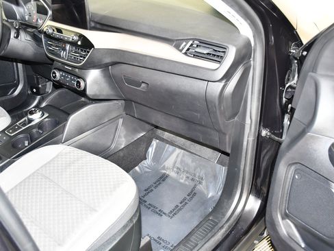 Used 2022 Ford Escape SE w/ SE Sport Appearance Package AWD/4WD image 33
