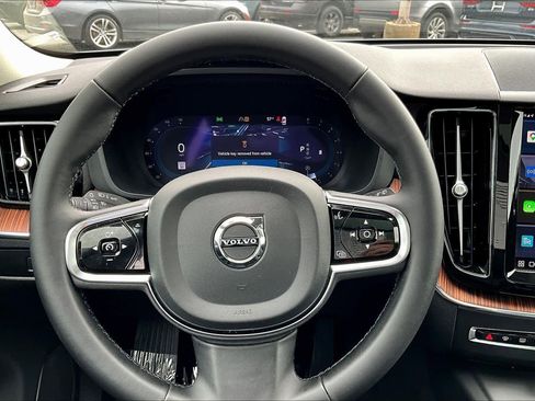 Used 2024 Volvo XC60 B5 Plus w/ Climate Package image 7