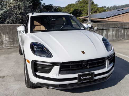 Certified 2026 Porsche Macan AWD/4WD image 15