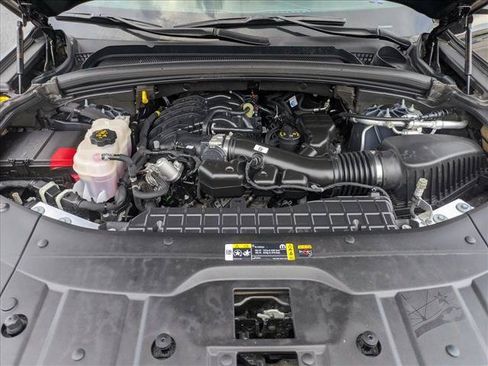 Used 2025 Jeep Grand Cherokee L Laredo RWD image 20