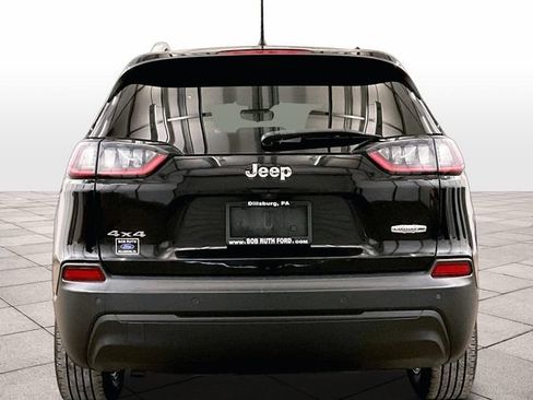 Used 2021 Jeep Cherokee Latitude Plus AWD/4WD image 5