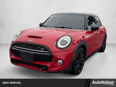 Used 2019 MINI Cooper S image 1